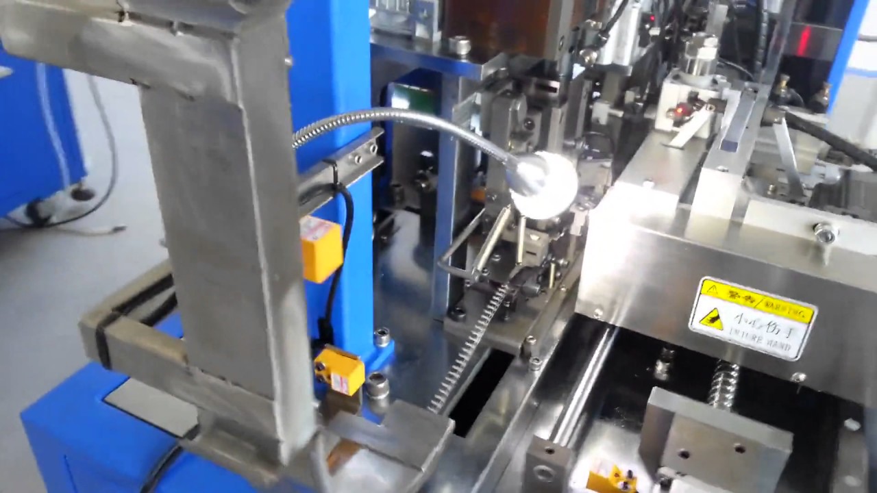 Full automatic flat cable terminal crimping machine